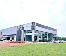 SHOWROOM TOYOTA TẠI CỔNG KHU ĐÔ THỊ ECOLAKES MỸ PHƯỚC